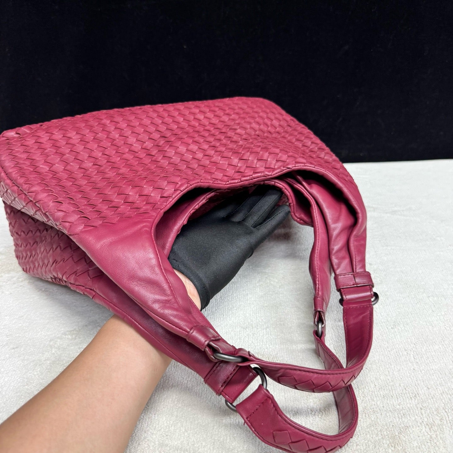 Bottega Veneta - Veneta Hobo - Leather - Burgundy - (large)