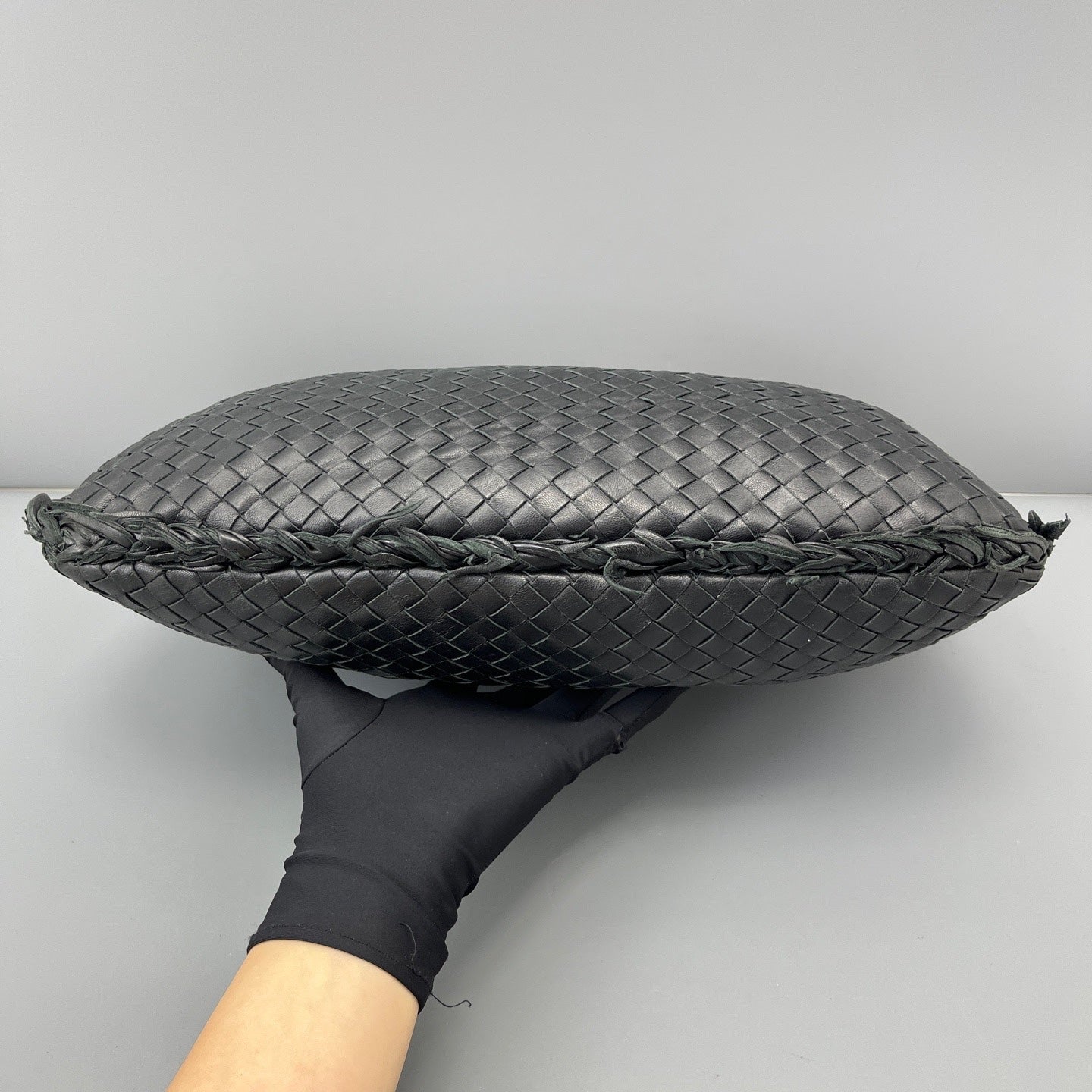 Bottega Veneta - Veneta - Leather - Black - (medium)