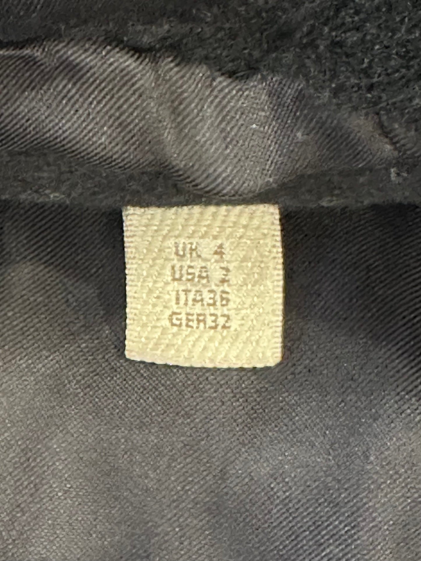 Burberry - Brit - Wool - Black - (4)