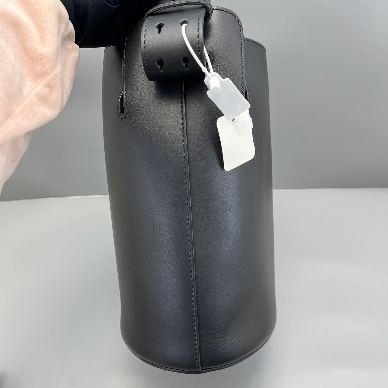 Burberry - Bucket Bag with Pouch - Leather - Black - (medium)