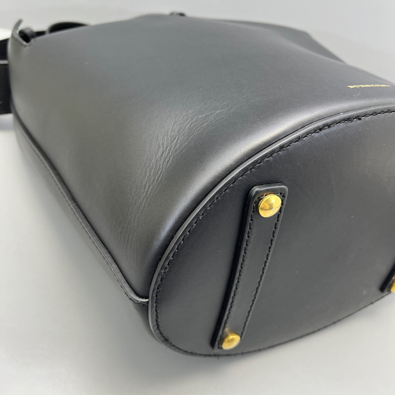 Burberry - Bucket Bag with Pouch - Leather - Black - (medium)