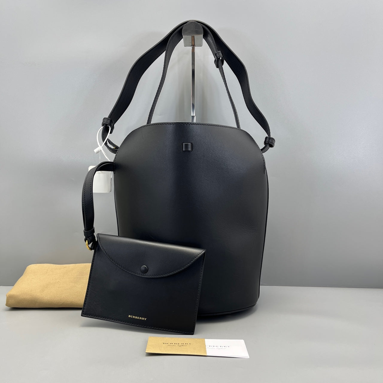 Burberry - Bucket Bag with Pouch - Leather - Black - (medium)