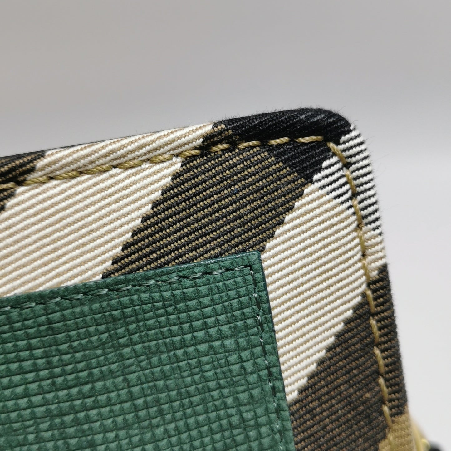 Burberry - Buckle - Leather - Multicolour - (small)