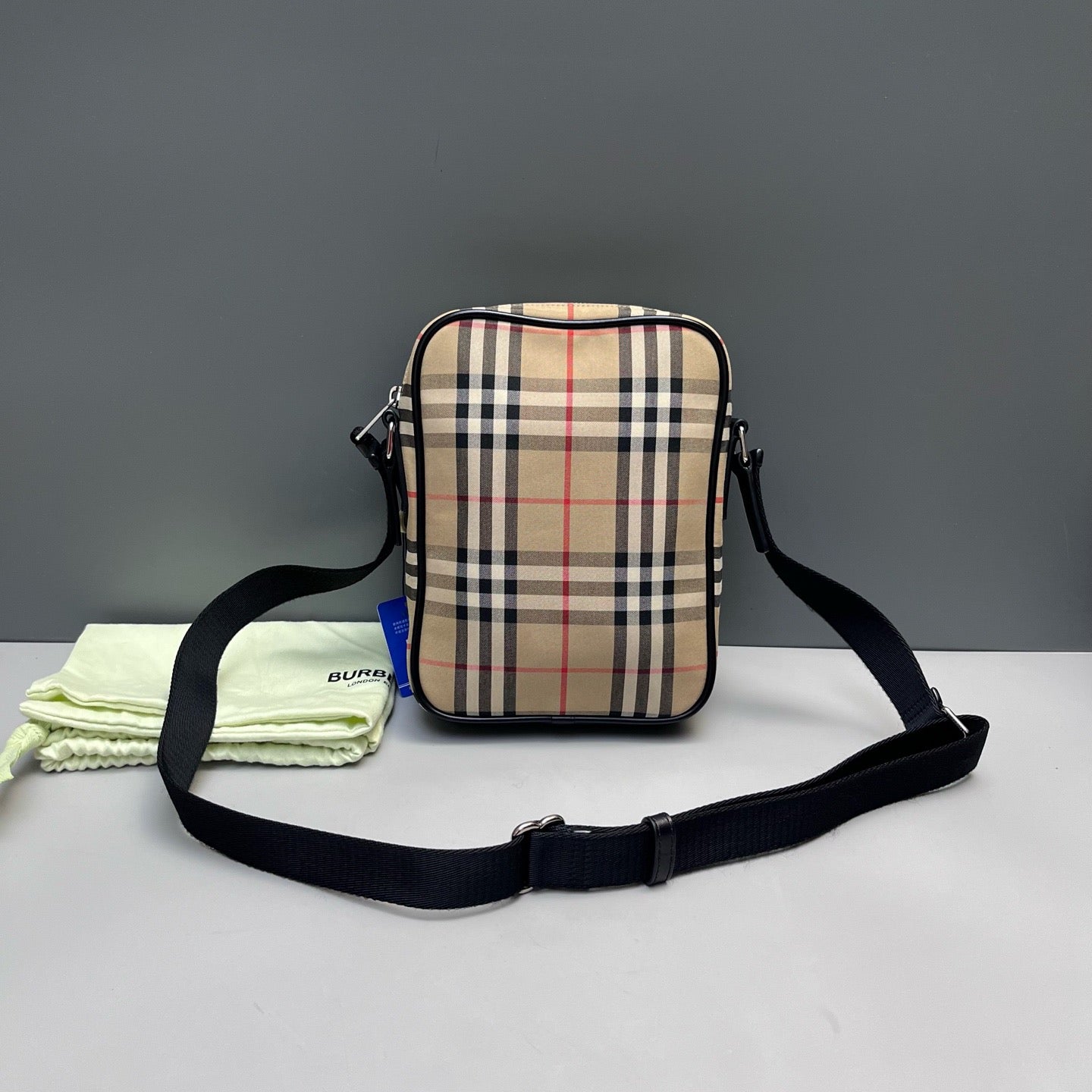 Burberry - Crossbody bag - Leather - Beige - (medium)