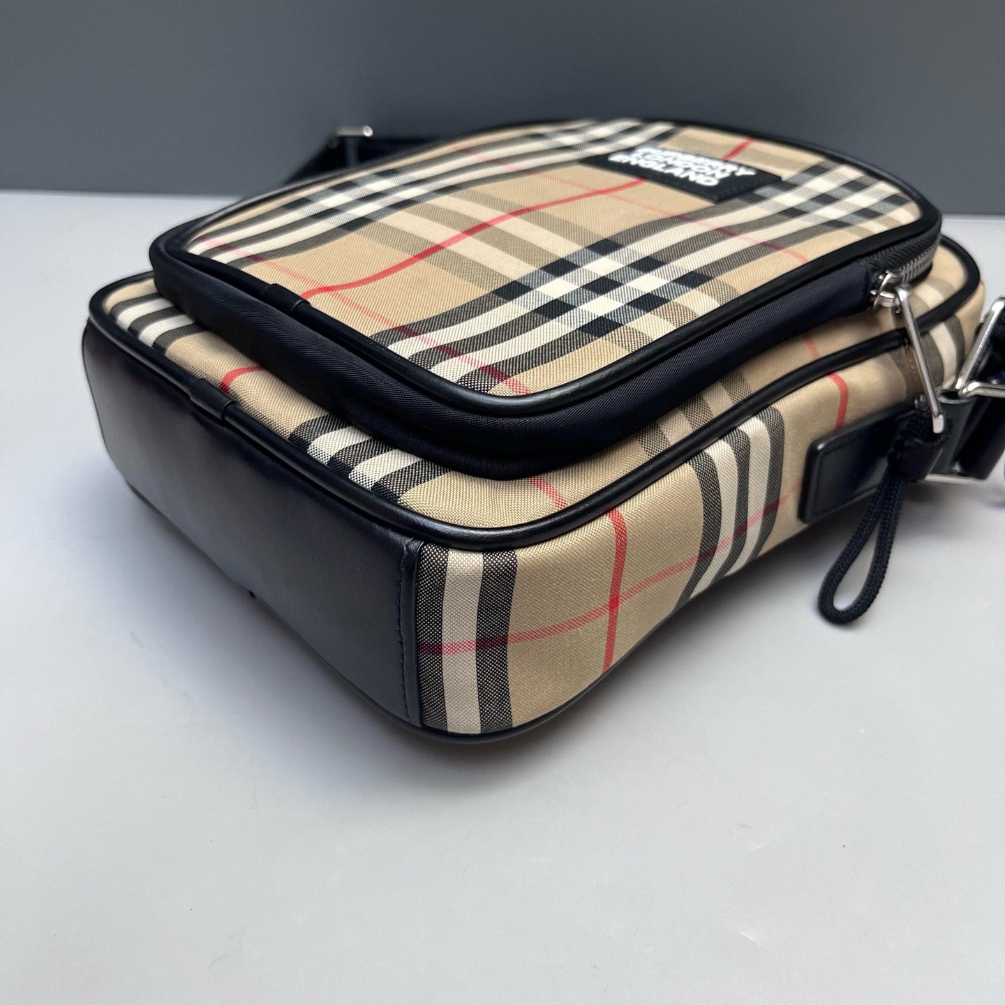 Burberry - Crossbody bag - Leather - Beige - (medium)