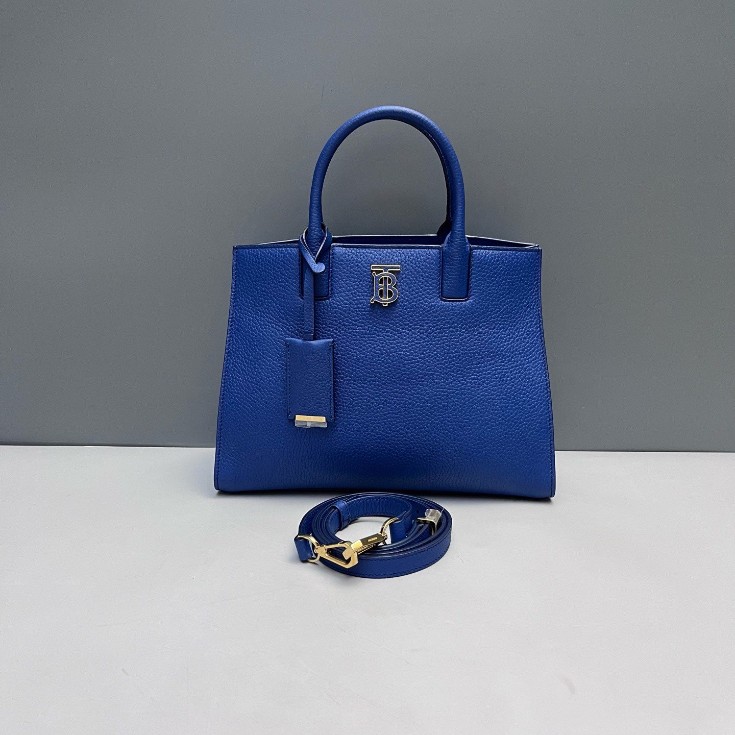 Burberry - Frances - Pebbled calfskin leather - Blue - (small)