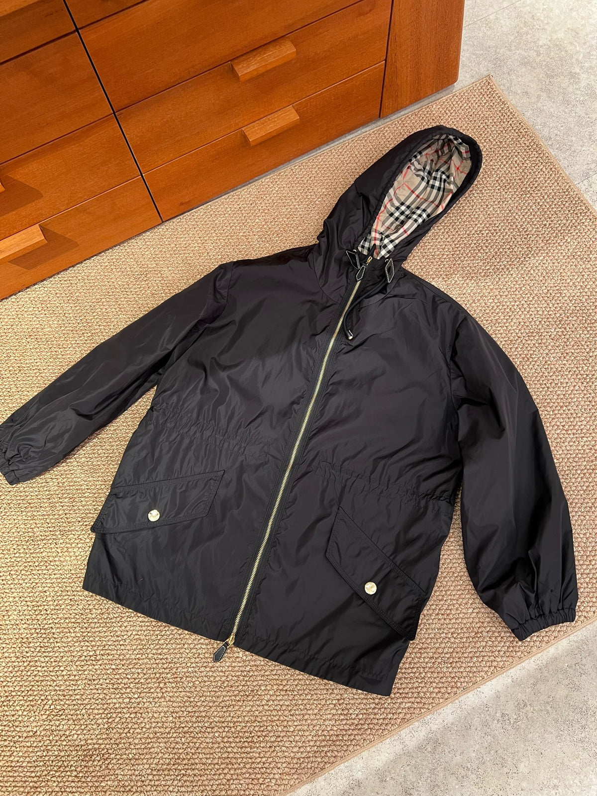 Burberry - Hooded Drawstring Waist Jacket - Polyester - Black - (34)