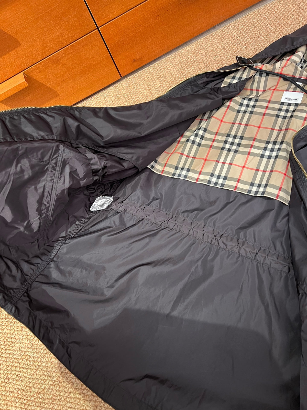 Burberry - Hooded Drawstring Waist Jacket - Polyester - Black - (34)