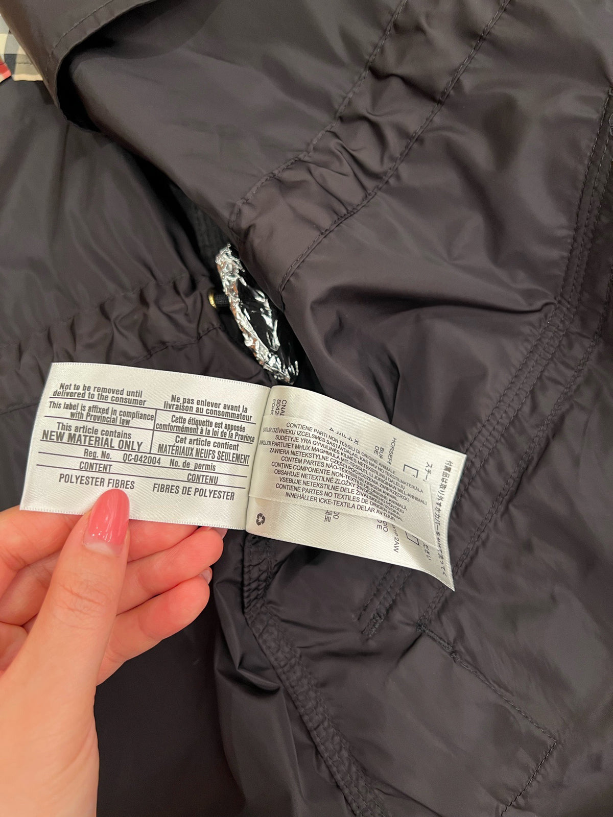 Burberry - Hooded Drawstring Waist Jacket - Polyester - Black - (34)
