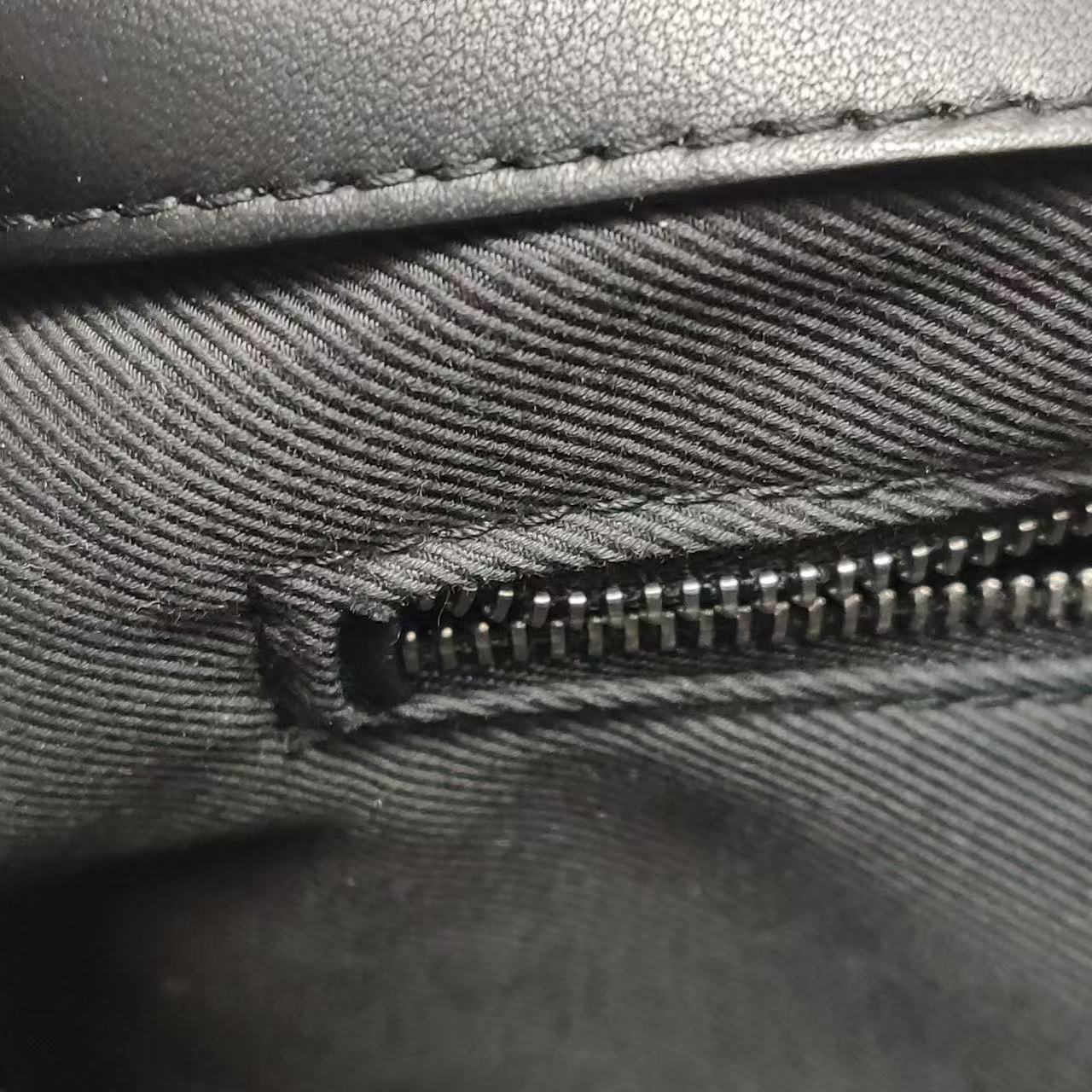 Burberry - Lola Bag - Grained leather - Black with Silver-Tone Hardware - (Medium)