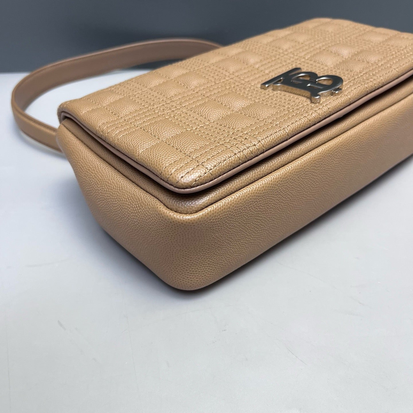 Burberry - Lola Bag - Leather - Camel - (medium)