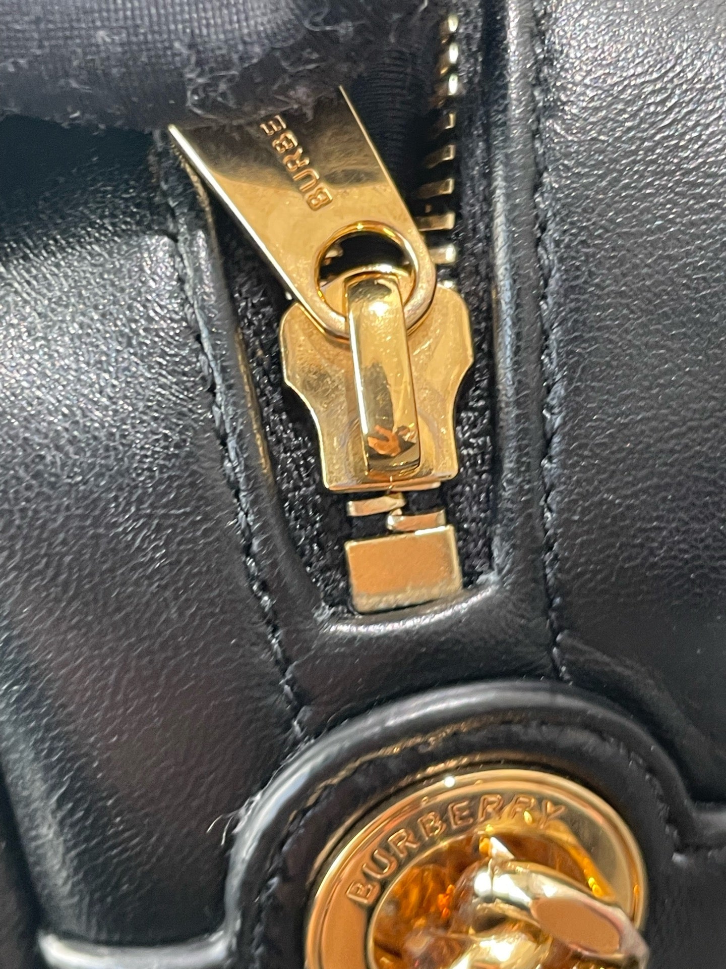 Burberry - Lola Camera Bag - Leather - Black - (small)