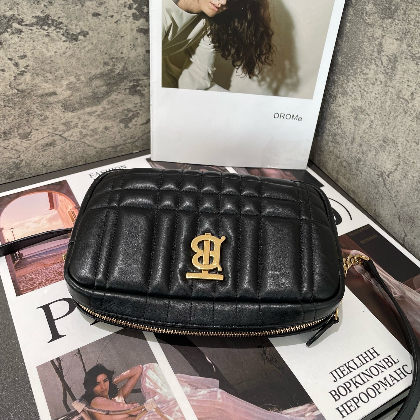 Burberry - Lola Camera Bag - Leather - Black - (small)