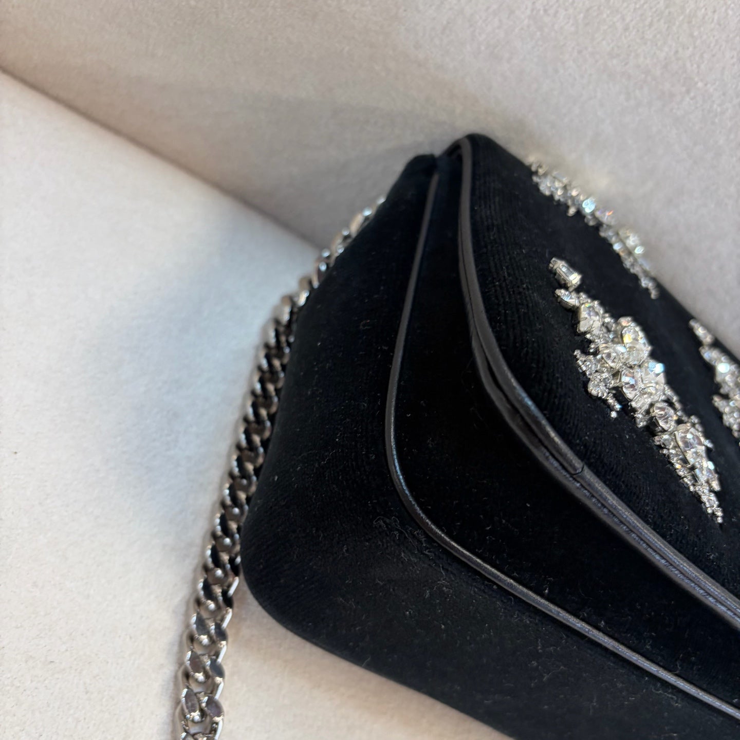 Burberry - Lola - Velvet - Black - (small)