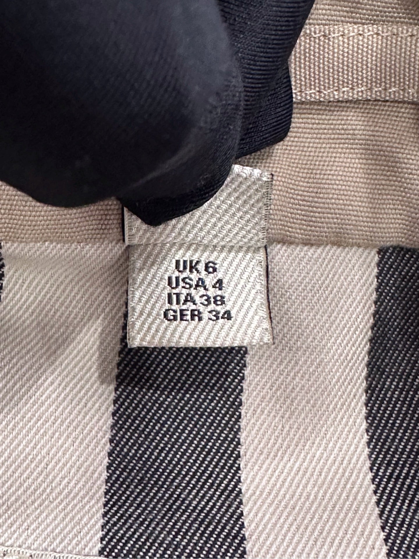 Burberry - London - Polyester - Beige - (6)