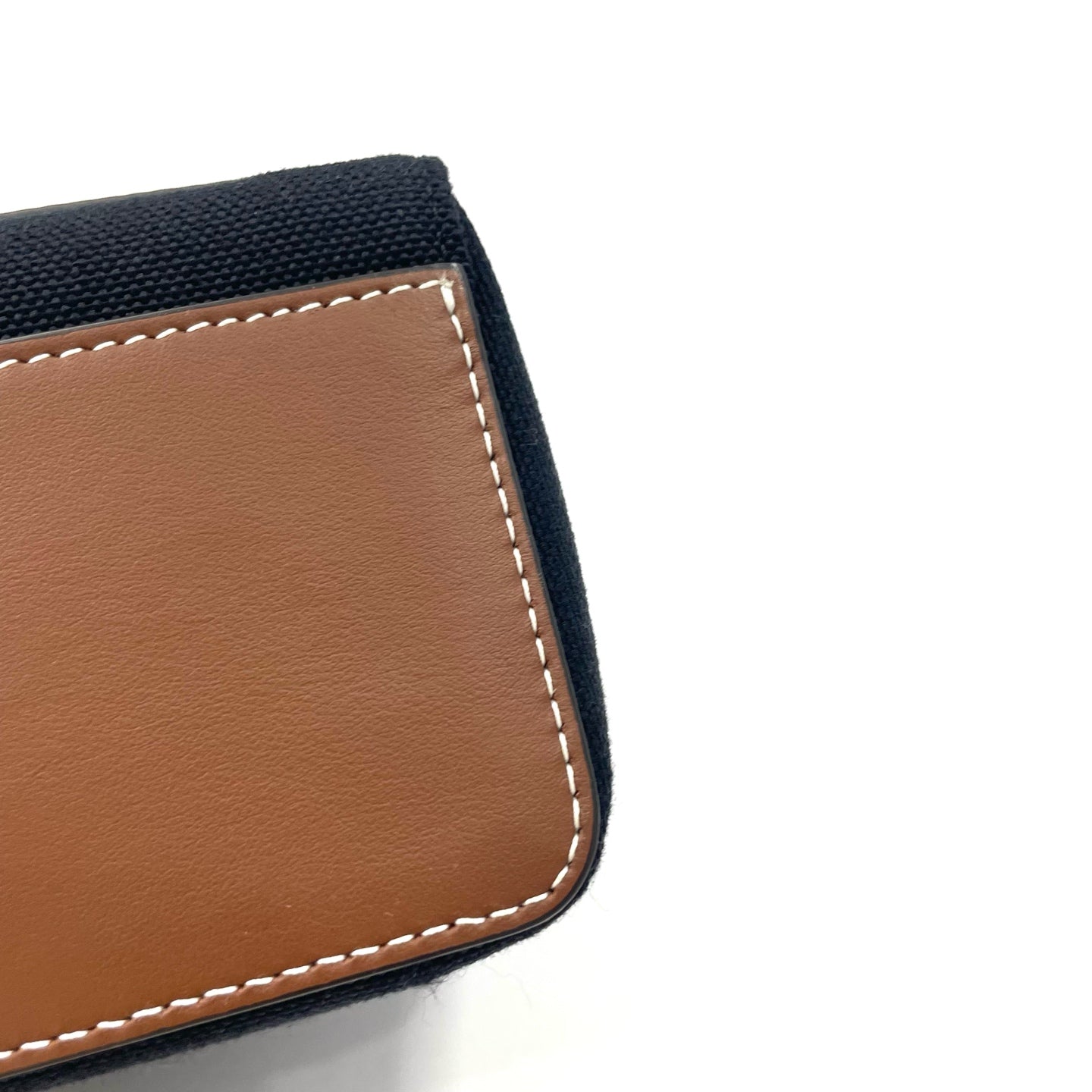 Burberry - Note - Cloth - Black