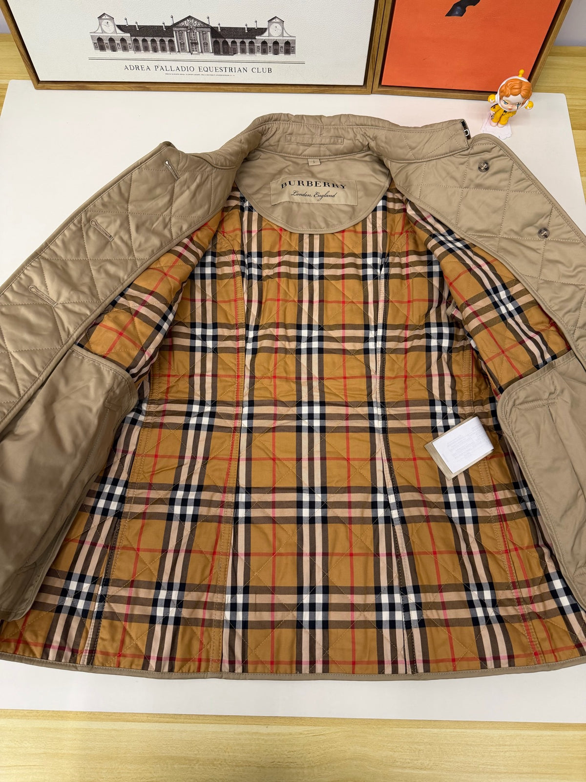 Burberry - Other - Polyester - Beige - (M)