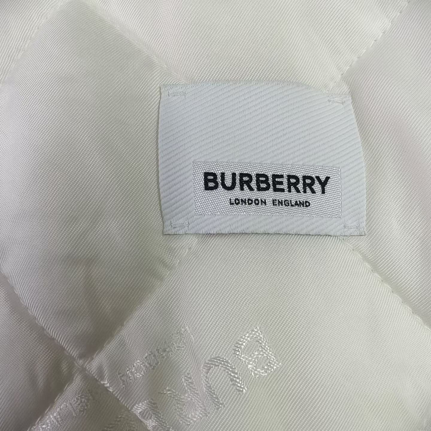 Burberry - Other - Synthetic - White - (S)