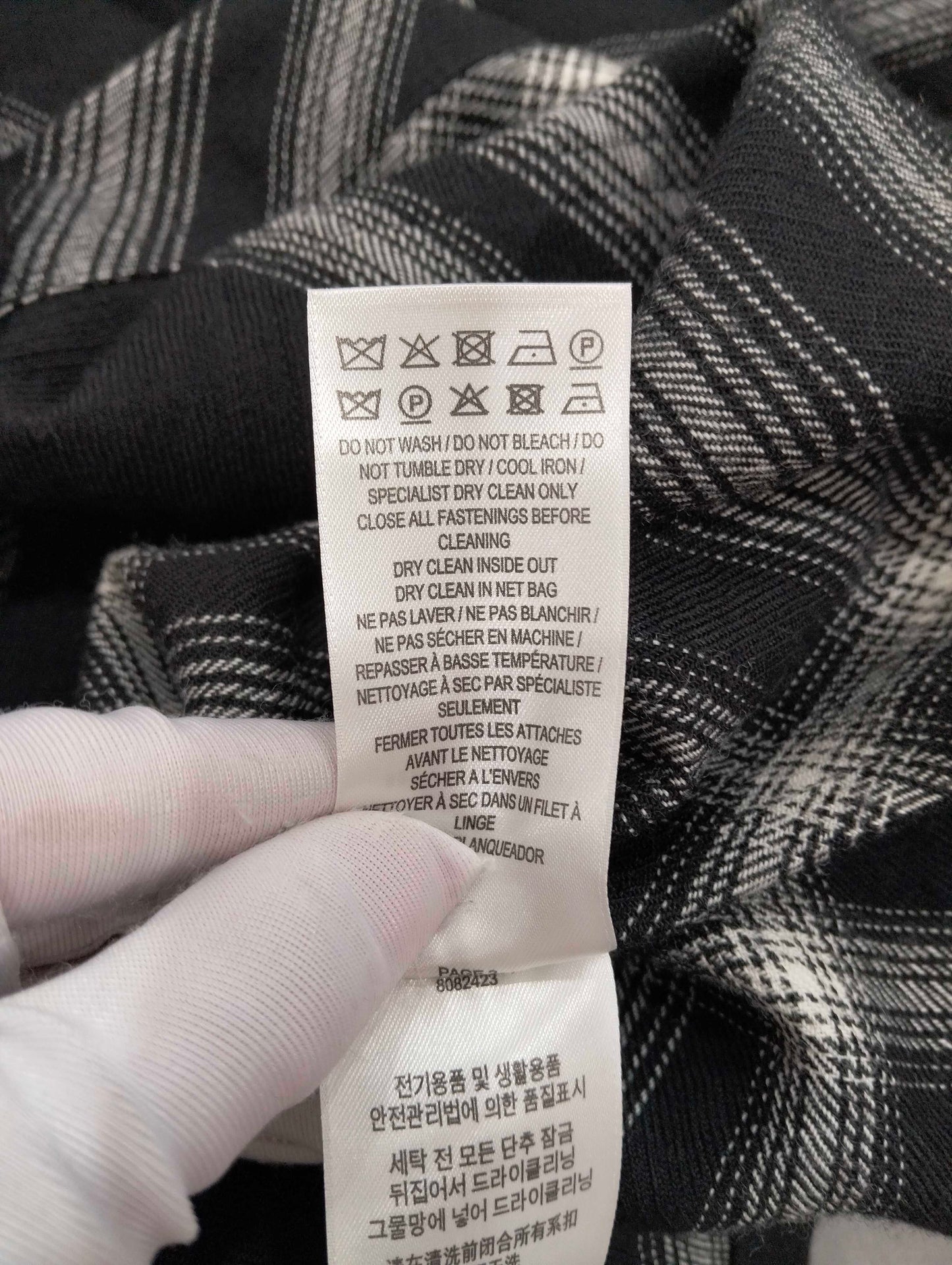 Burberry - Other - Wool - Black - (L)