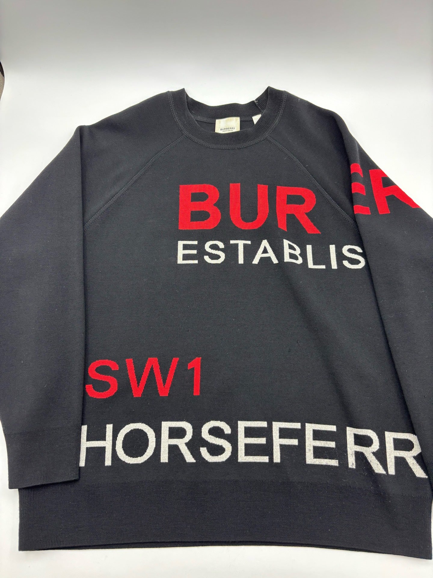 Burberry - Other - Wool - Black - (M)