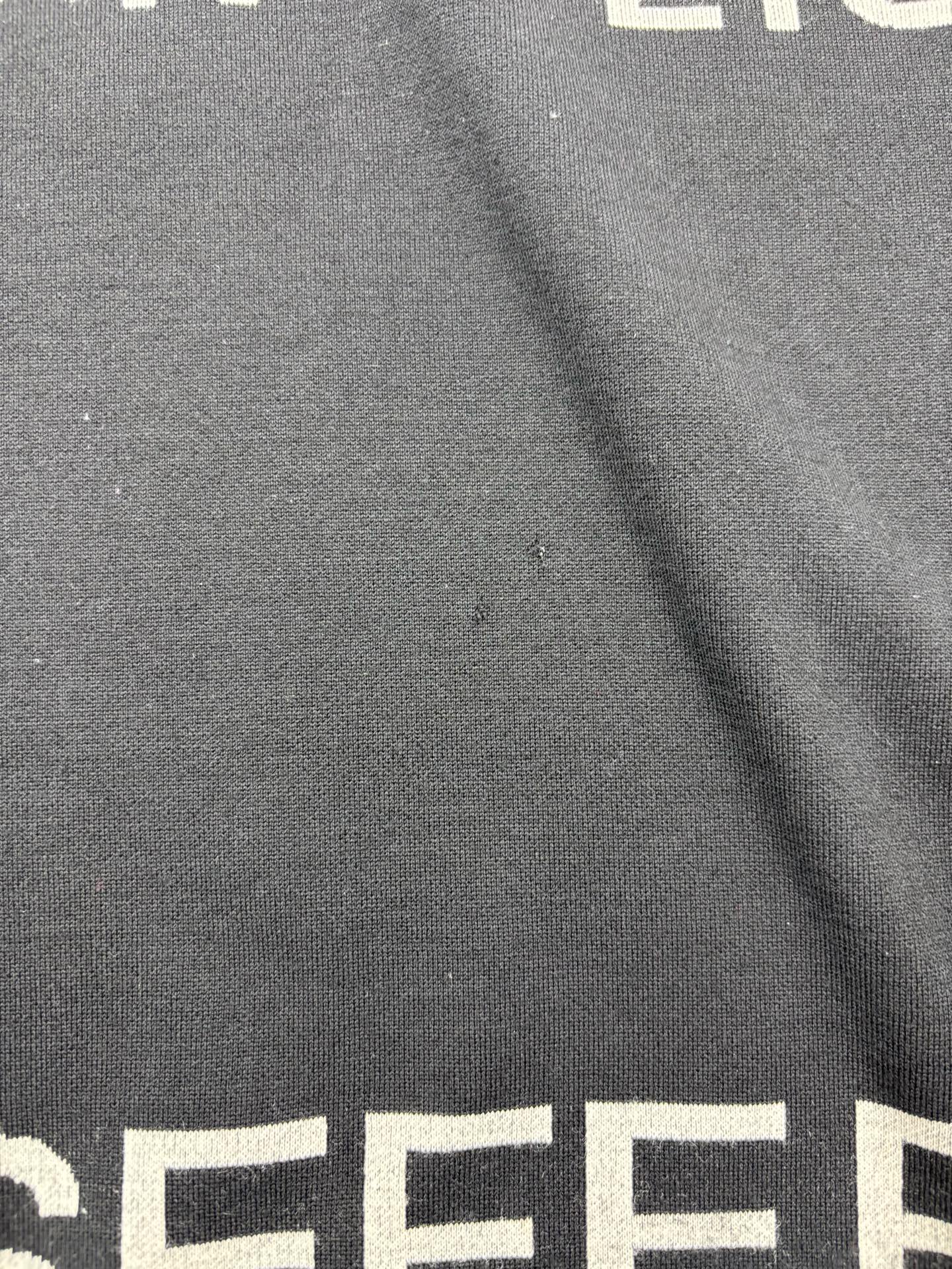 Burberry - Other - Wool - Black - (M)