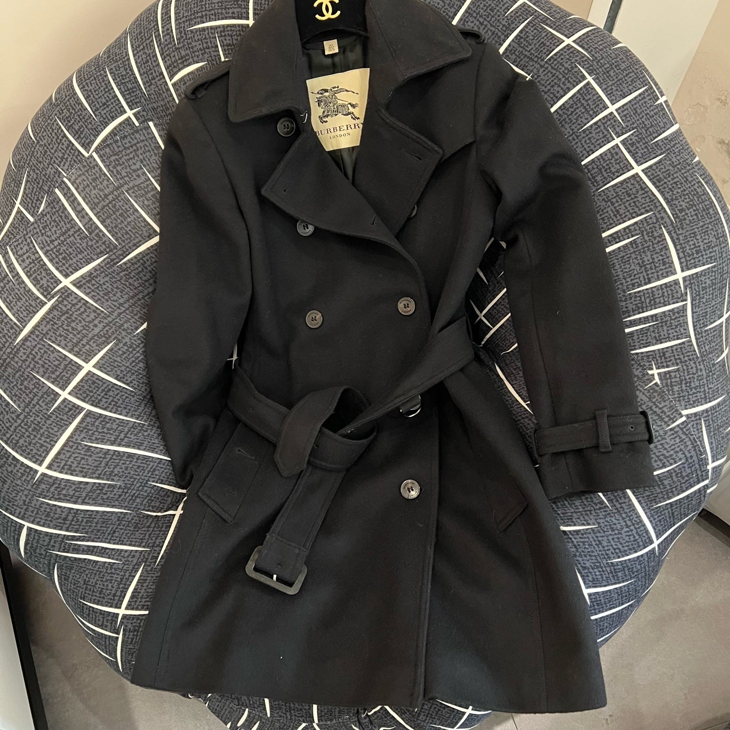 Burberry - Other - Wool - Black - (UK 6)