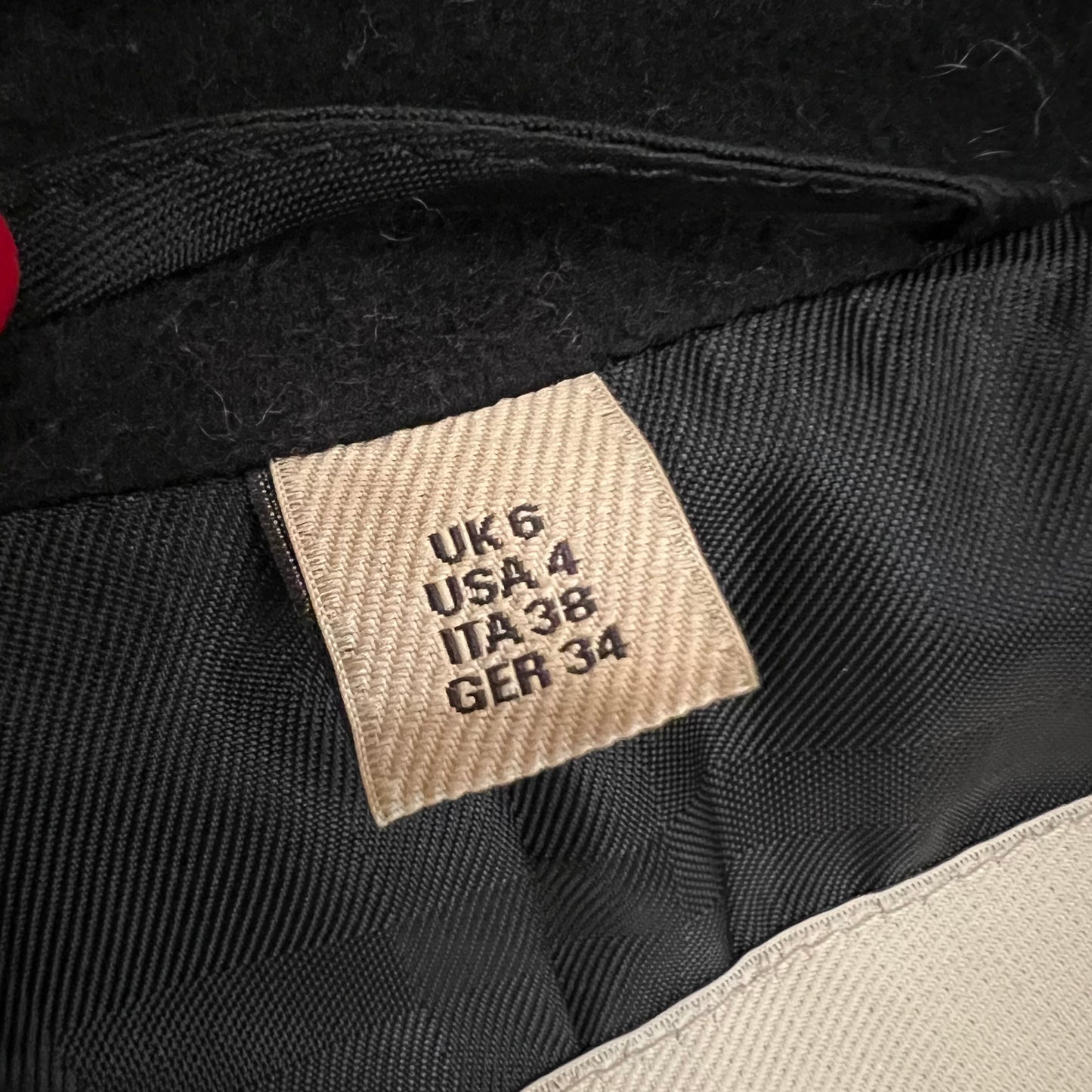 Burberry - Other - Wool - Black - (UK 6)