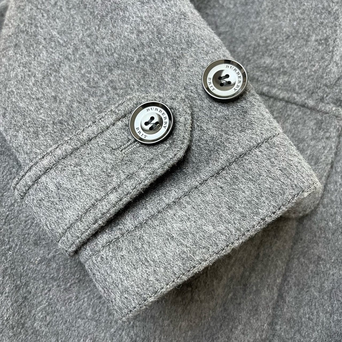 Burberry - Other - Wool - Grey - (40)