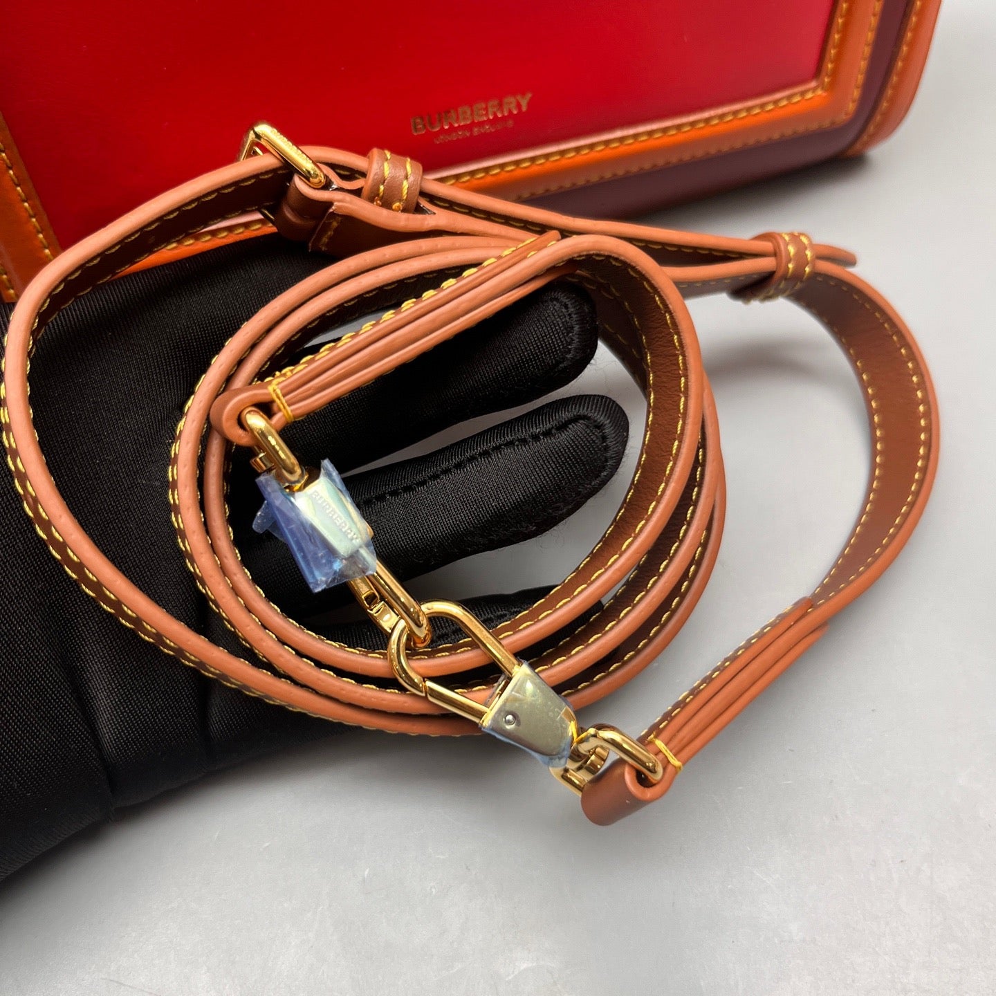 Burberry - Pocket Bag - Leather - Multicolour - (medium)