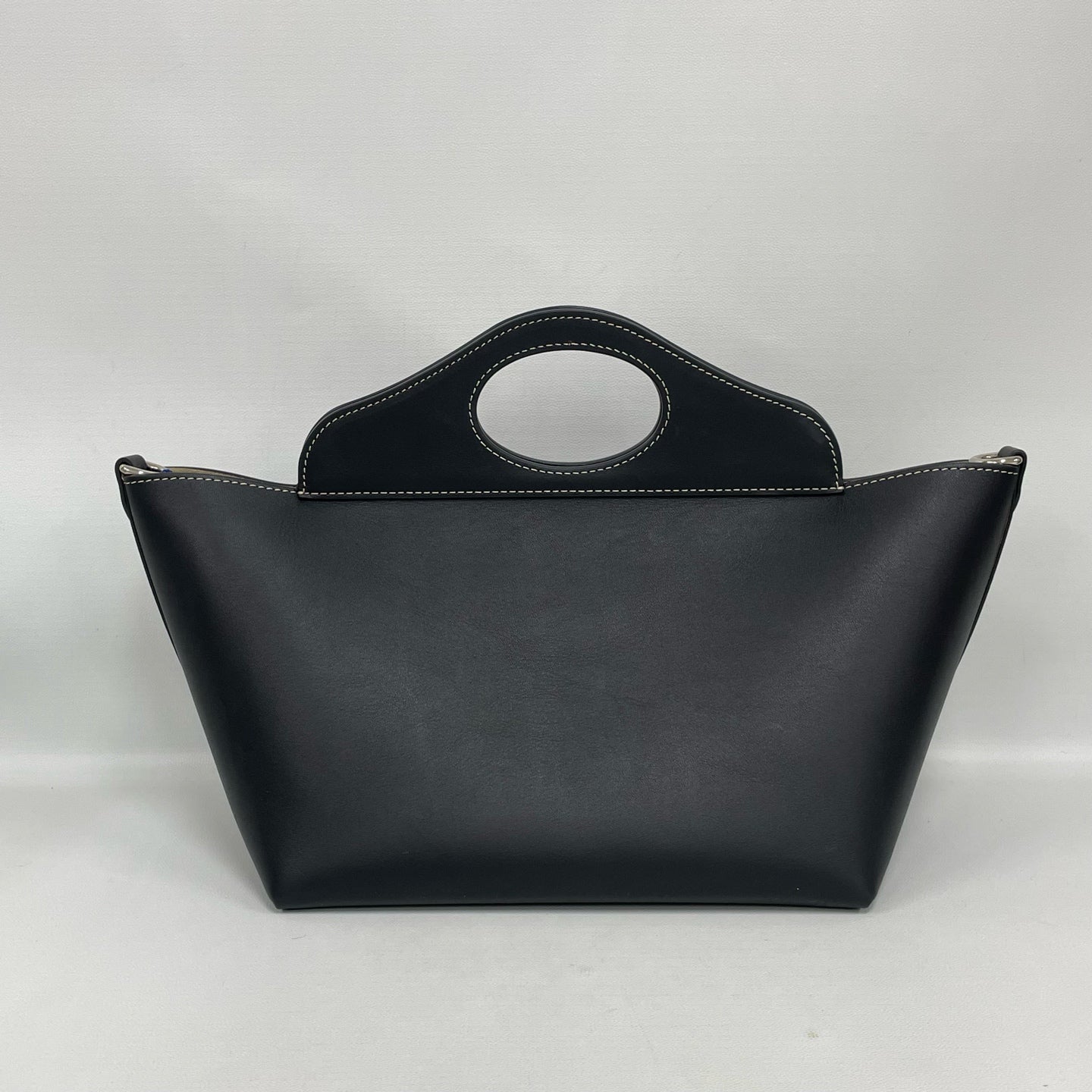 Burberry - Pocket bag - Smooth leather - Black with Silver-Tone Hardware - (Medium)