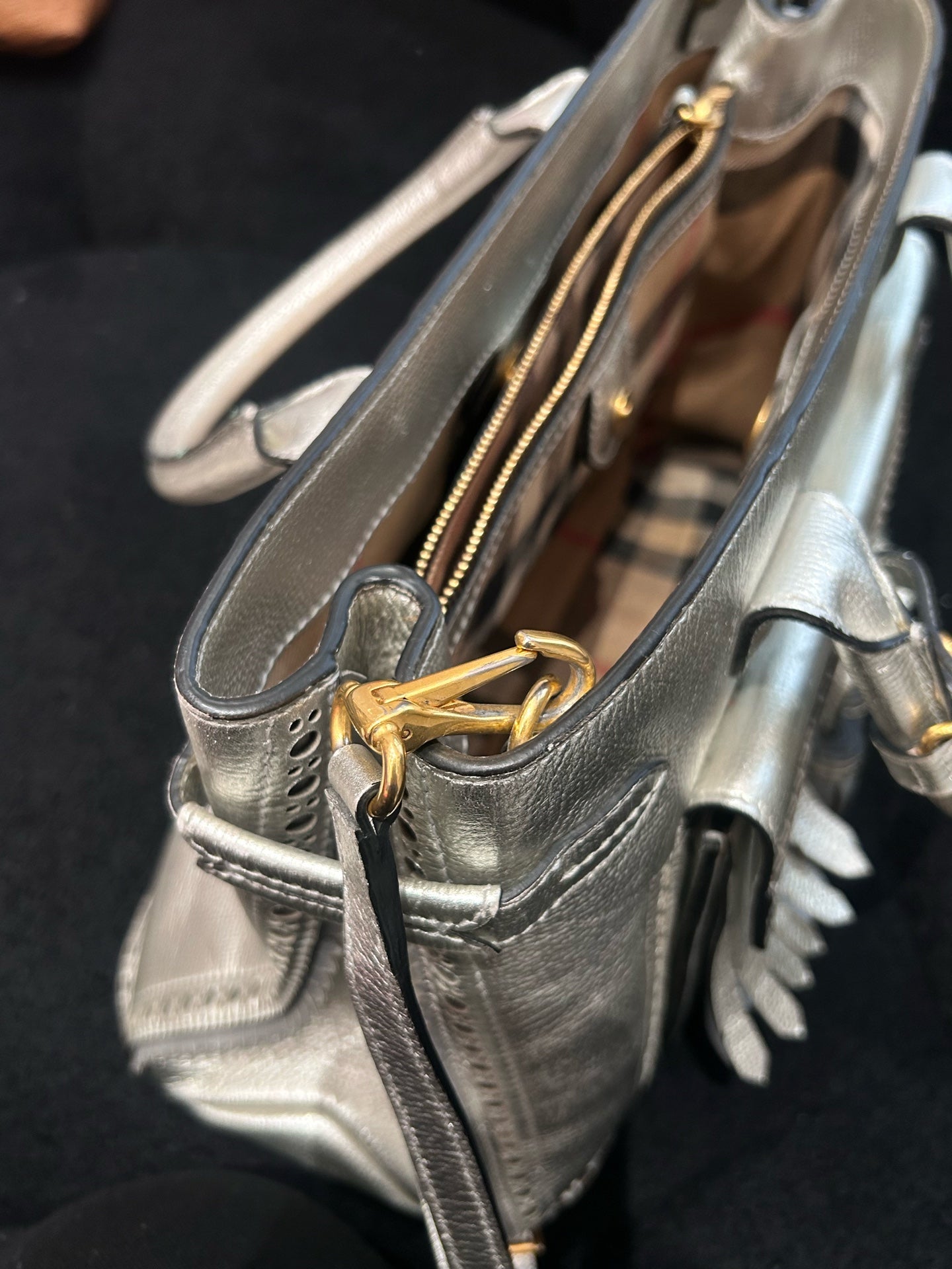 Burberry - Tassel Detail Tote Bag 4068349 - Pebbled leather - Silver - (medium)