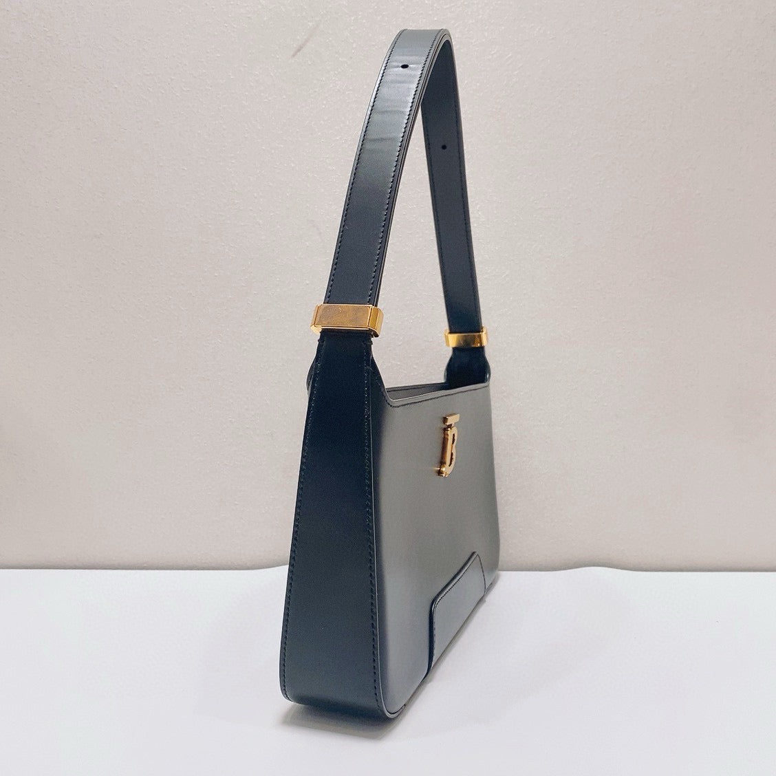 Burberry - TB Shoulder Bag - Leather - Black