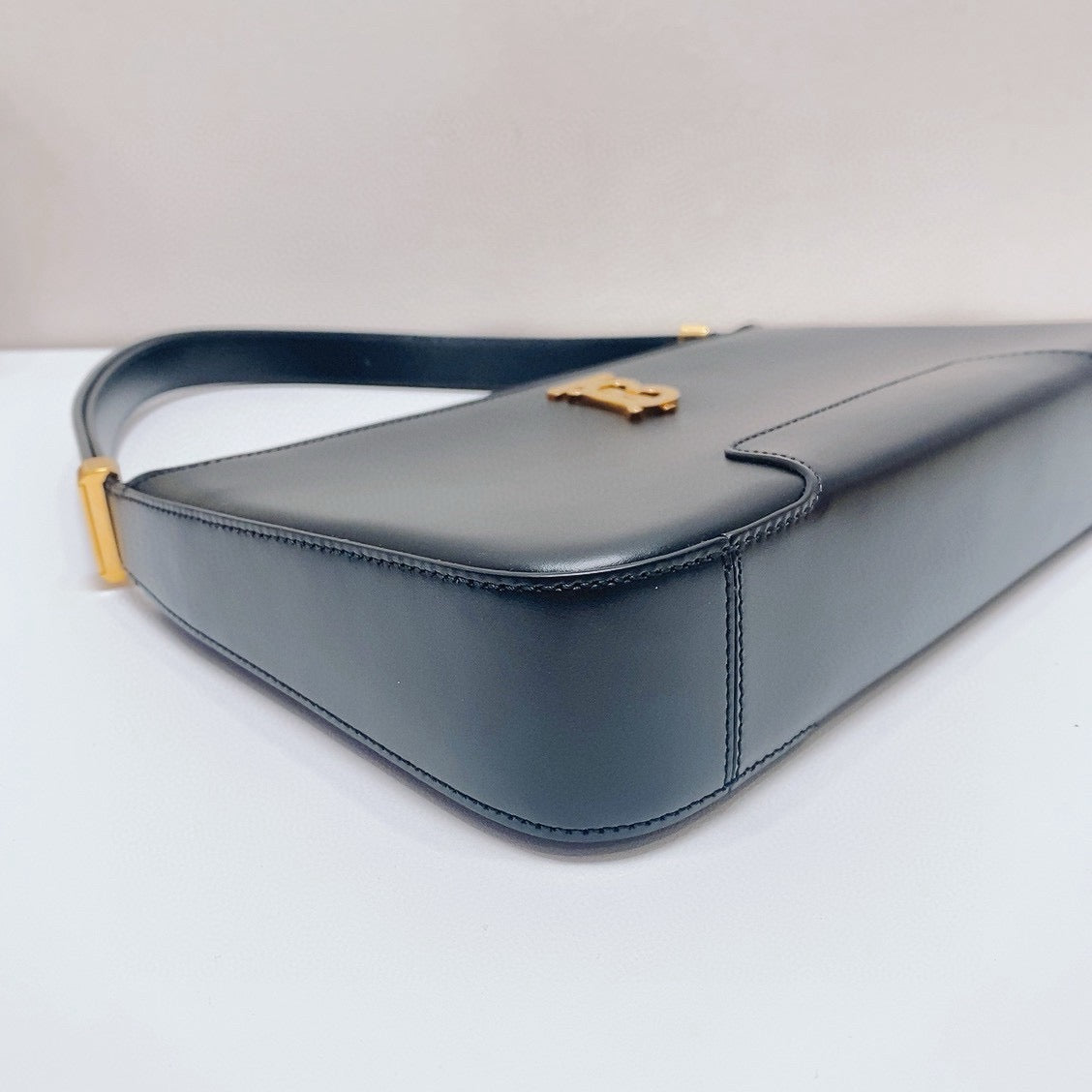Burberry - TB Shoulder Bag - Leather - Black