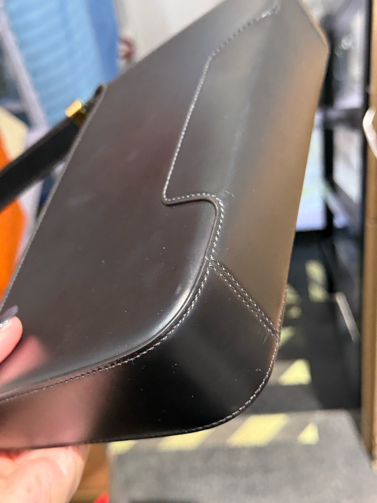 Burberry - TB Shoulder Bag - Leather - Black