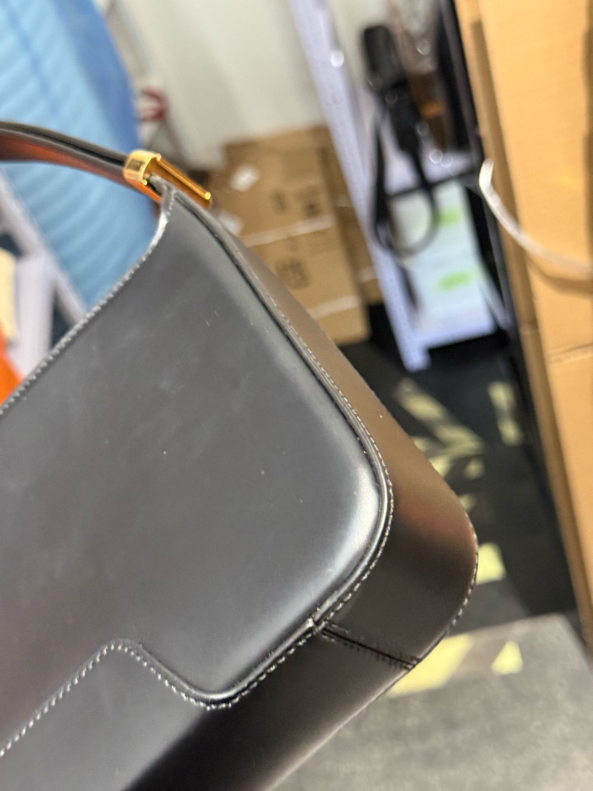 Burberry - TB Shoulder Bag - Leather - Black