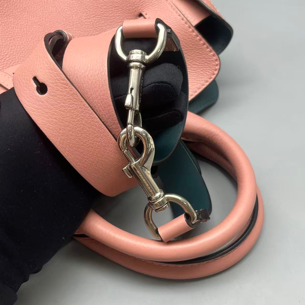Burberry - The Belt Bag - Pebbled leather - Pink - (Medium)
