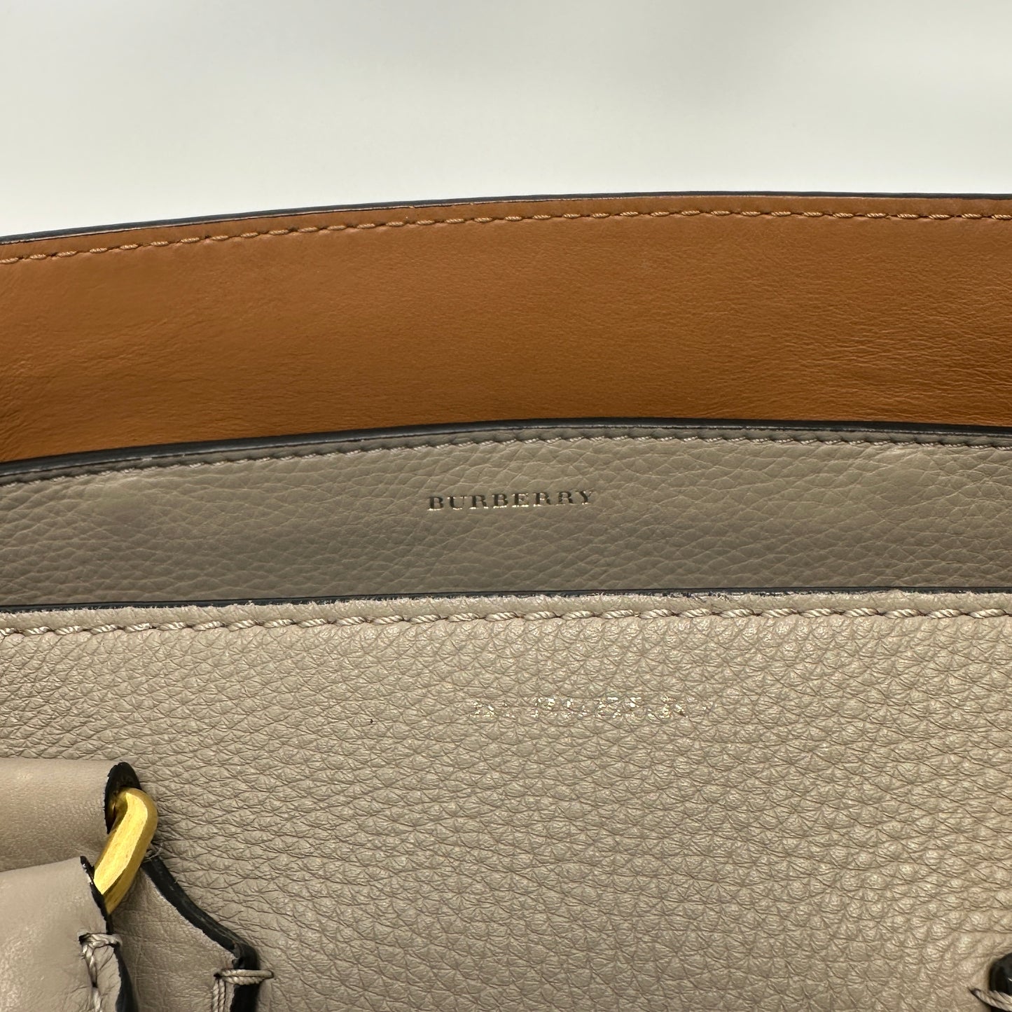 Burberry - The Belt - Grained leather - Beige with White Accents - (medium)