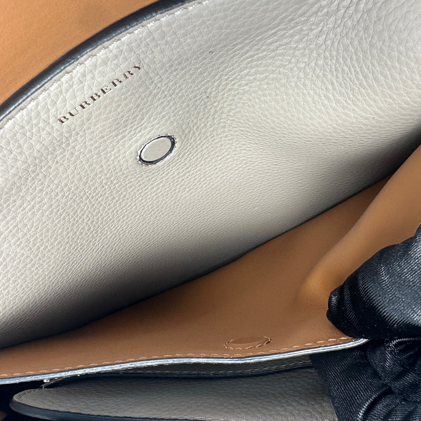 Burberry - The Belt - Grained leather - Beige with White Accents - (medium)