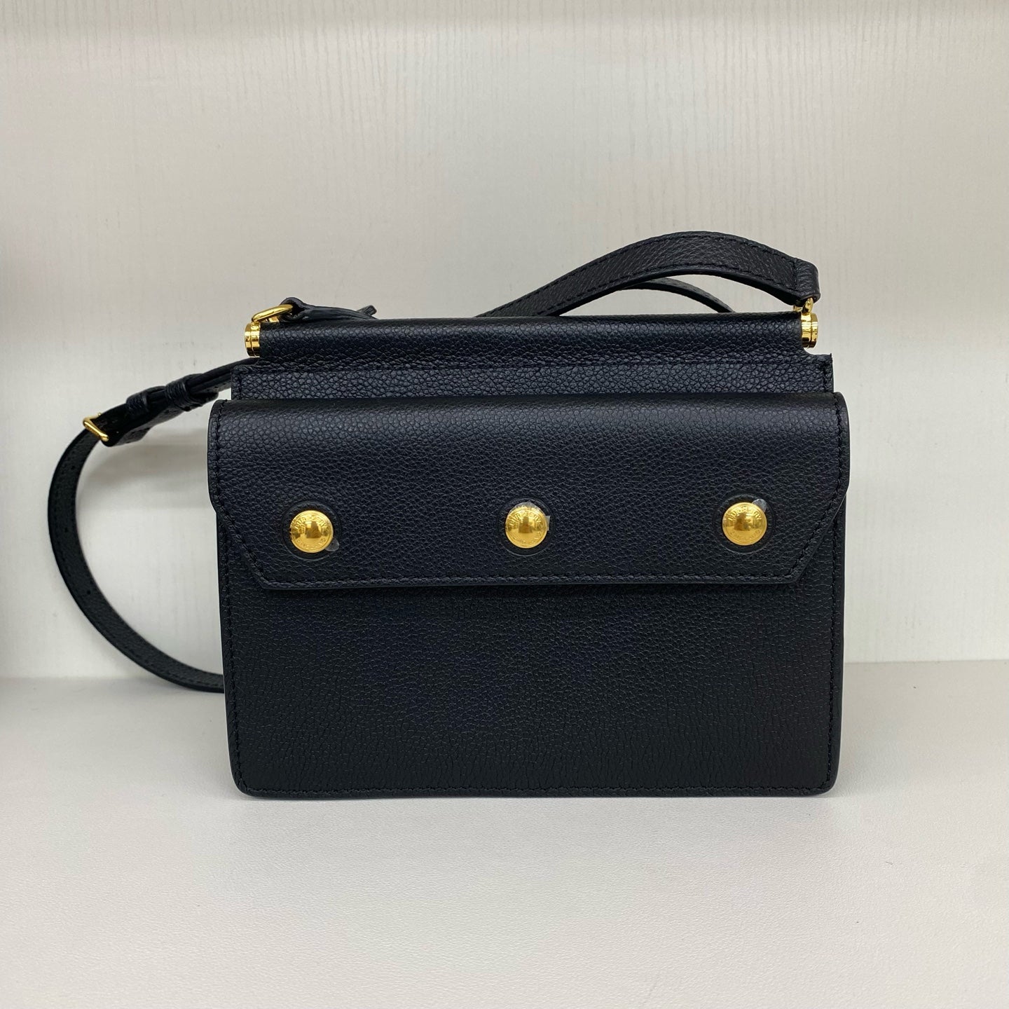 Burberry - Title - Grained leather - Black with Gold-Tone Hardware - (Small)