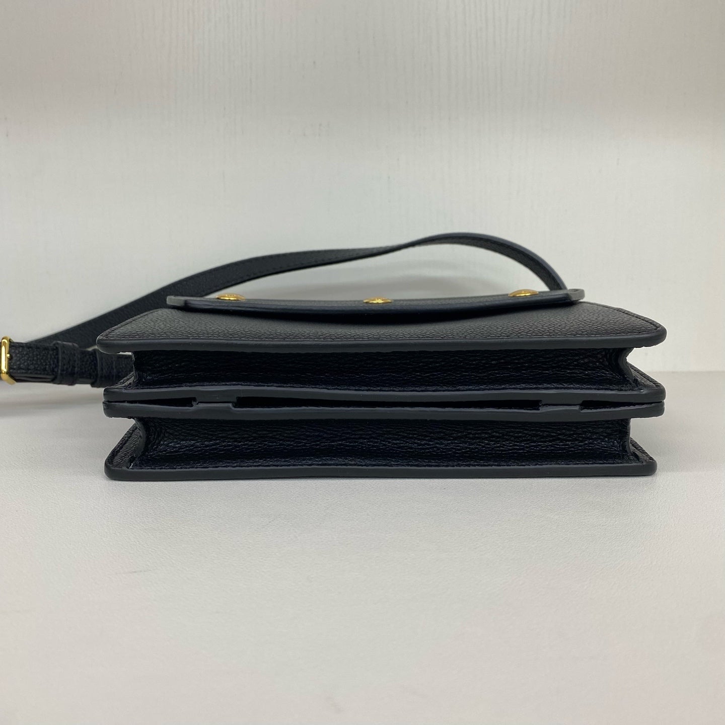 Burberry - Title - Grained leather - Black with Gold-Tone Hardware - (Small)