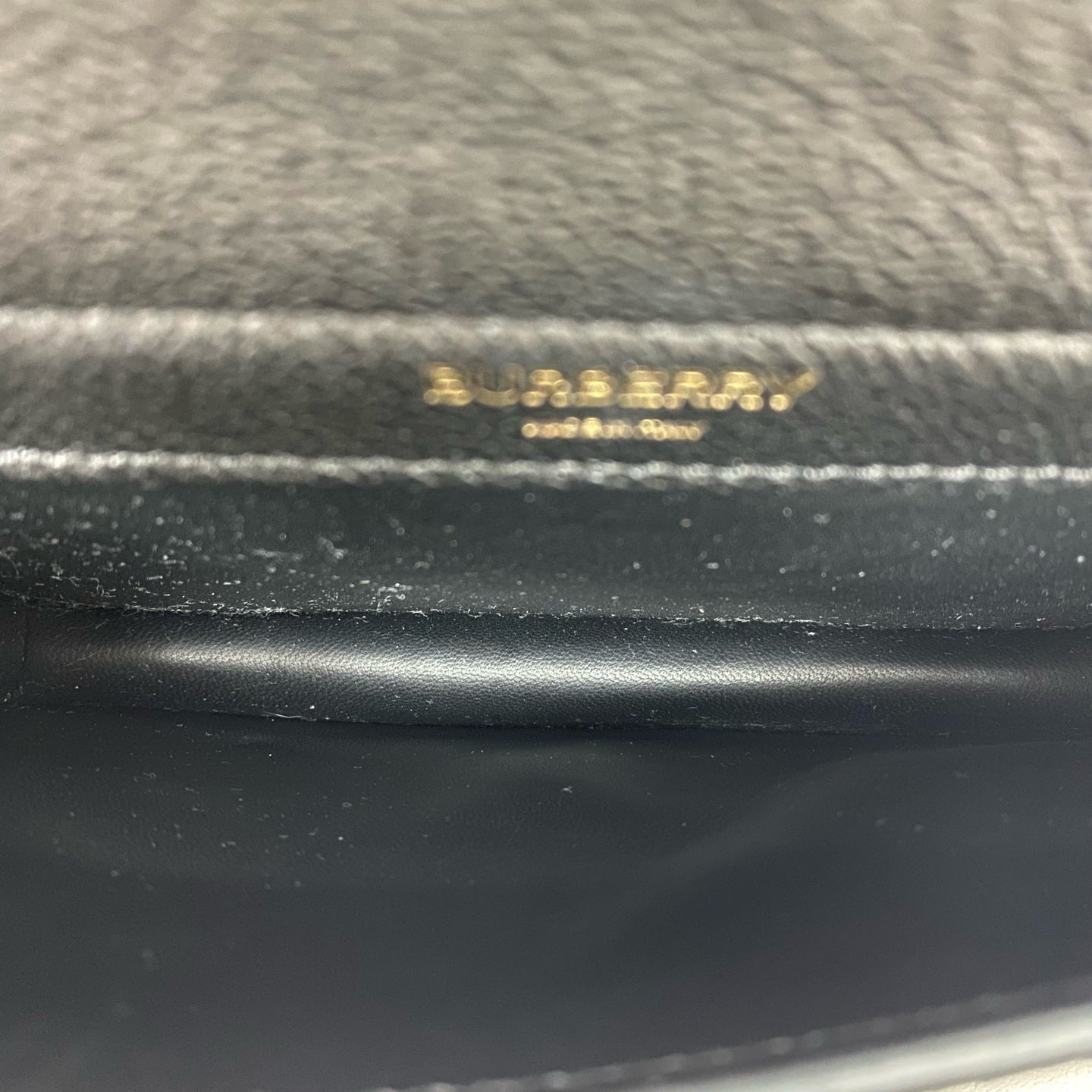 Burberry - Title - Grained leather - Black with Gold-Tone Hardware - (Small)