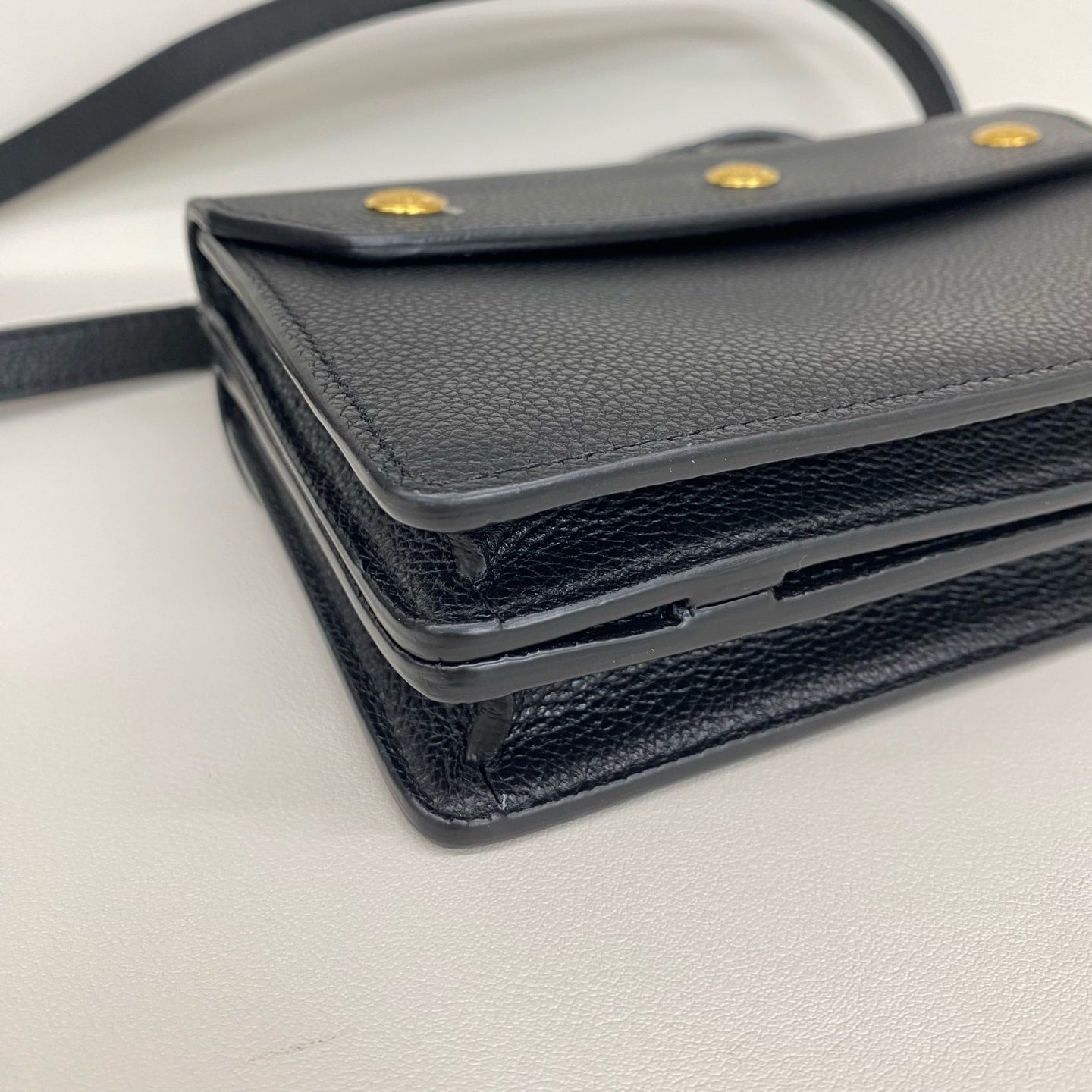 Burberry - Title - Grained leather - Black with Gold-Tone Hardware - (Small)