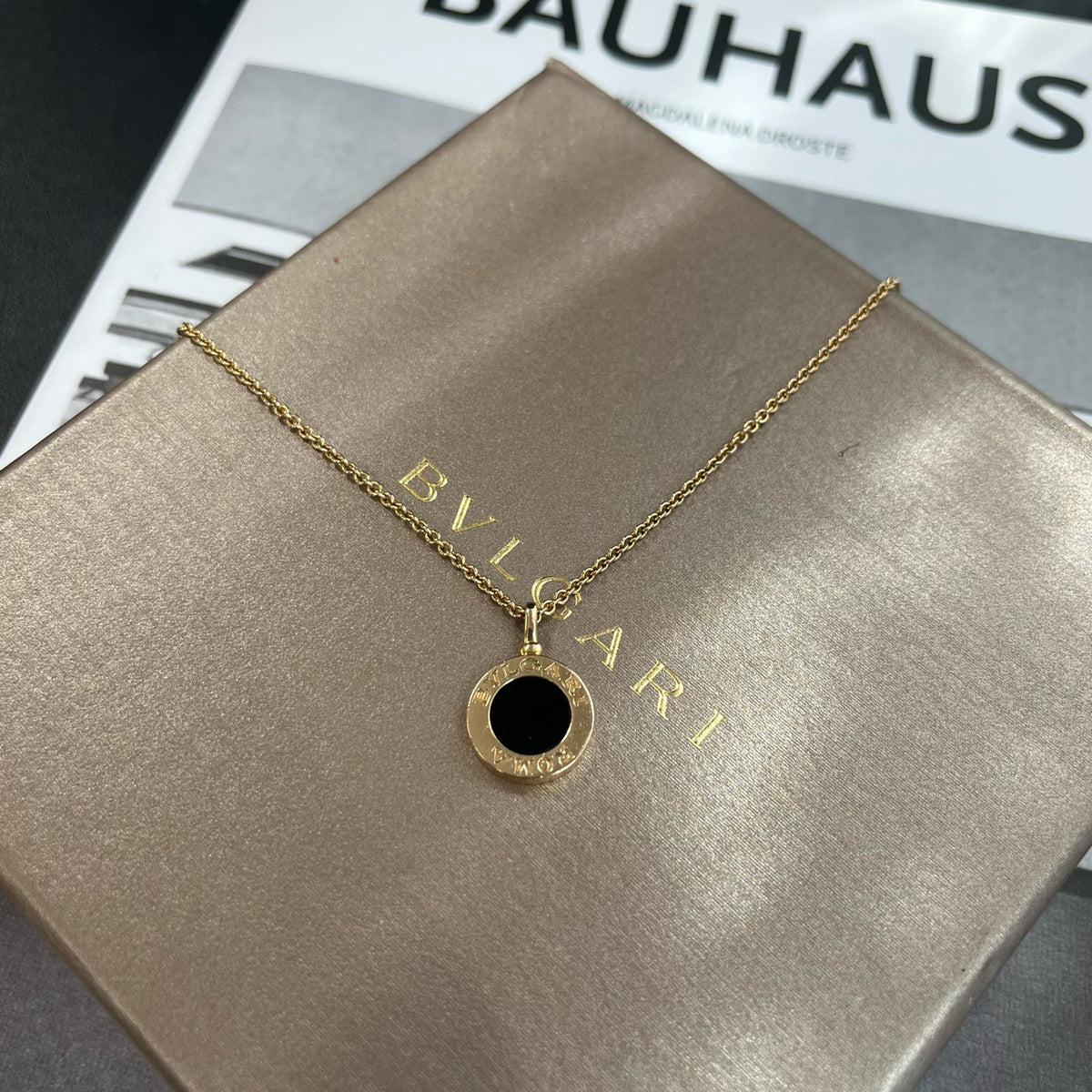 Bvlgari - Bulgari Bulgari - 18k yellow gold with diamonds and black onyx - Gold