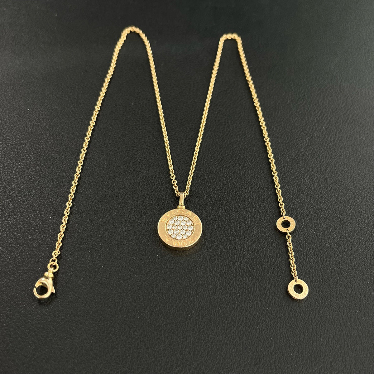 Bvlgari - Bulgari Bulgari - 18k yellow gold with diamonds and black onyx - Gold