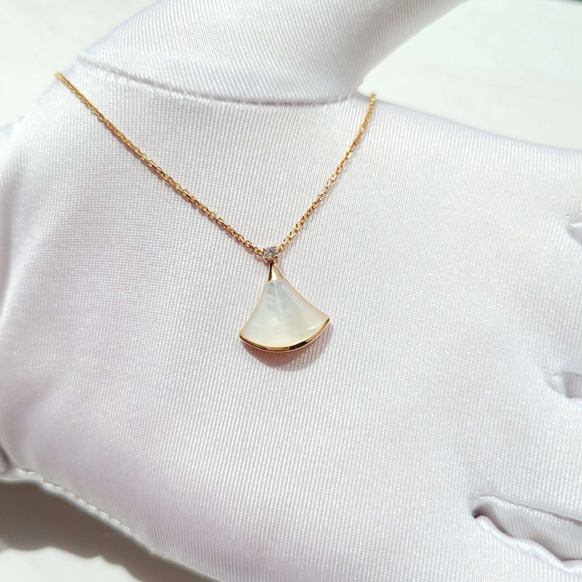 Bvlgari - Divas' Dream - 18K rose gold, diamonds and mother-of-pearl - Gold