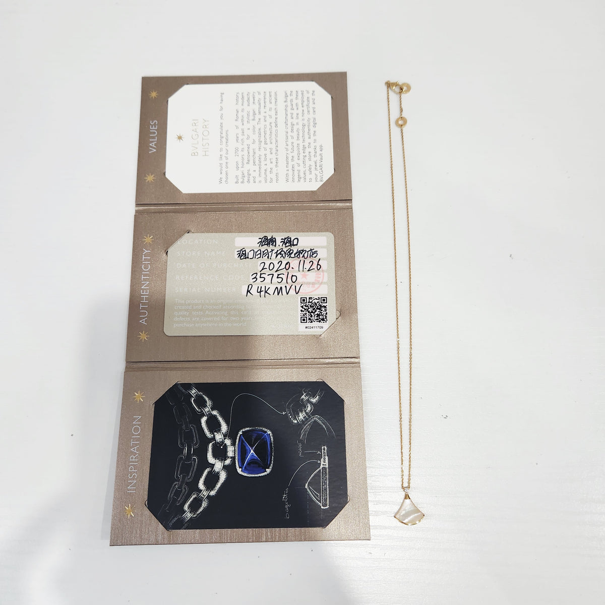 Bvlgari - Divas' Dream - 18K rose gold with diamonds and mother-of-pearl - Gold
