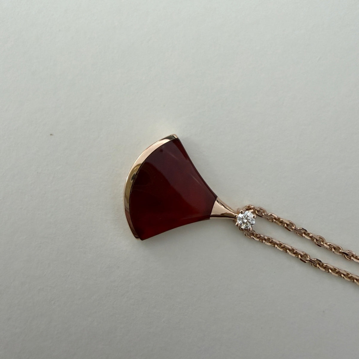 Bvlgari - Divas' Dream Small - 18K rose gold, carnelian and brilliant-cut diamond - Red - (Small)