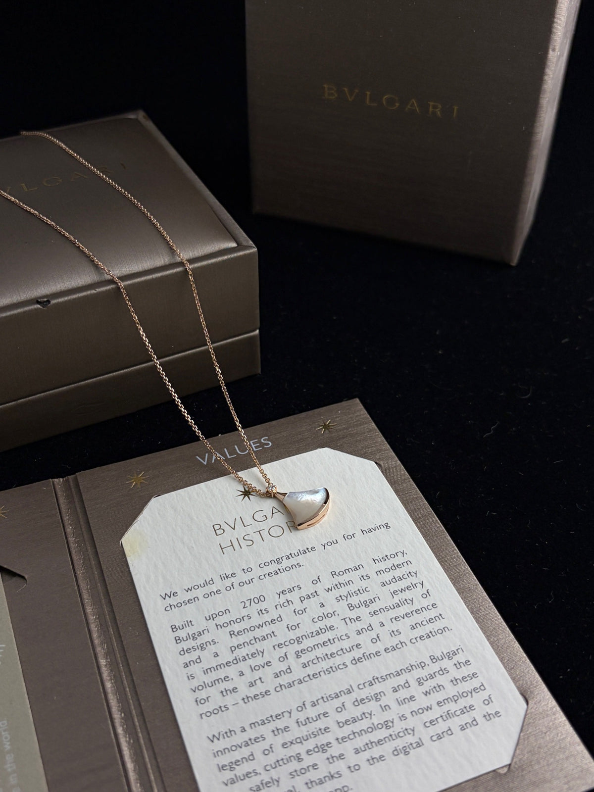 Bvlgari - Divas' Dream Small - 18k rose gold, white mother-of-pearl and diamond - Multicolour