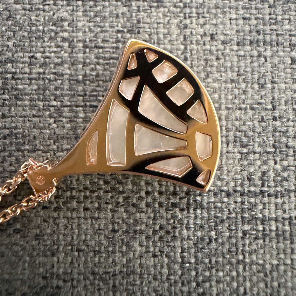 Bvlgari - Divas' Dream Small - 18k rose gold, white mother-of-pearl and diamond - Multicolour
