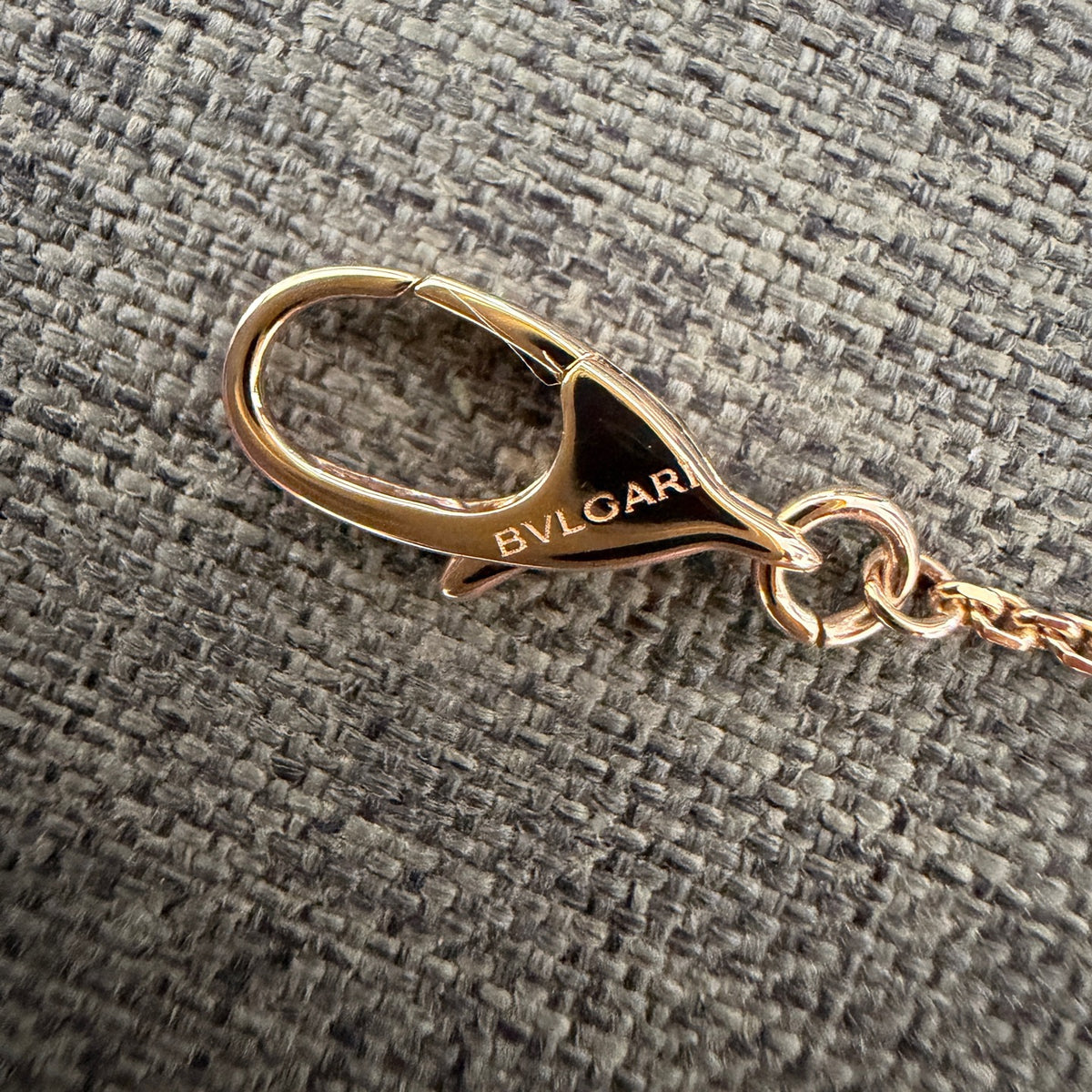 Bvlgari - Divas' Dream Small - 18k rose gold, white mother-of-pearl and diamond - Multicolour